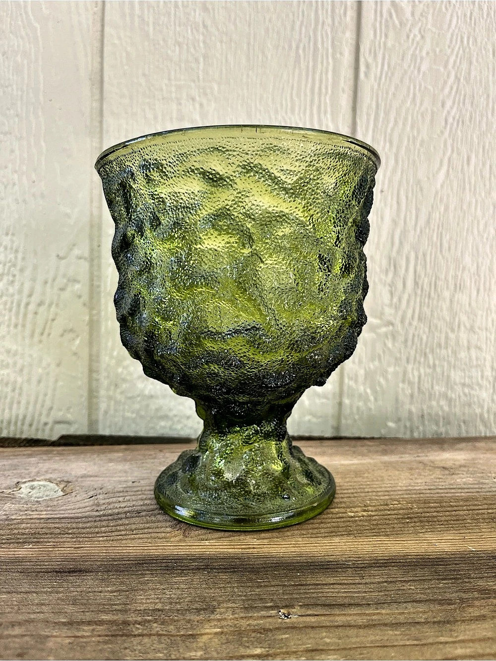 EO Brody Olive Green Pedestal planter